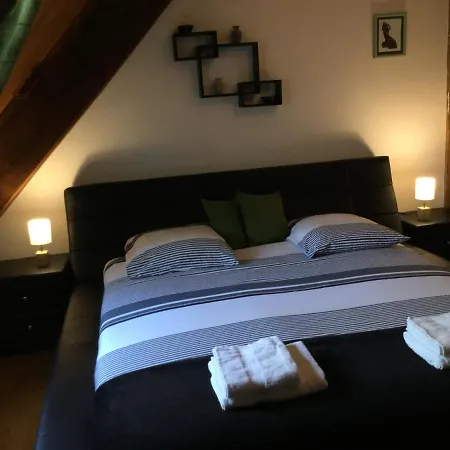 Domaine Du Mas Naut 住宿加早餐酒店 4*